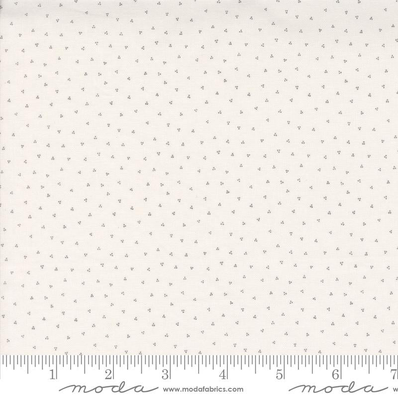Moda Itty Bitty BG Gath Grey - Stitch - Durango, Colorado Quilt & Sewing Shop